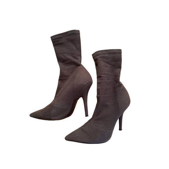 Yeezy Season 6 - Stretch Canvas Ankle Boots in Graphite Gray - Picture 3 of 5